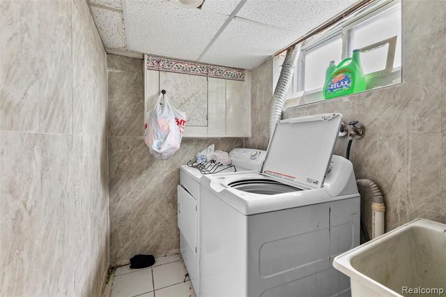 5003 Maple Street, Dearborn, MI 48126