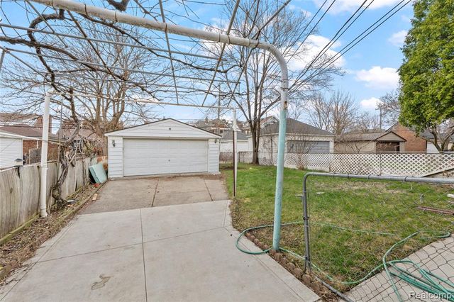 5003 Maple Street, Dearborn, MI 48126