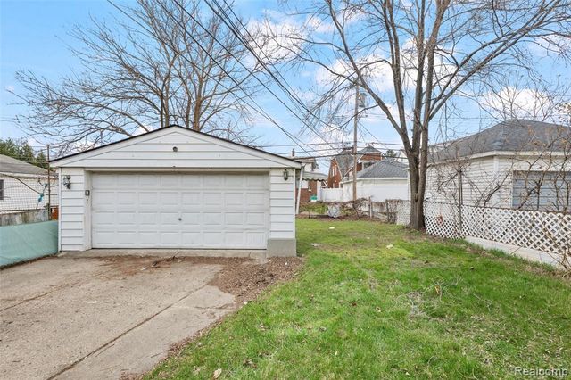 5003 Maple Street, Dearborn, MI 48126