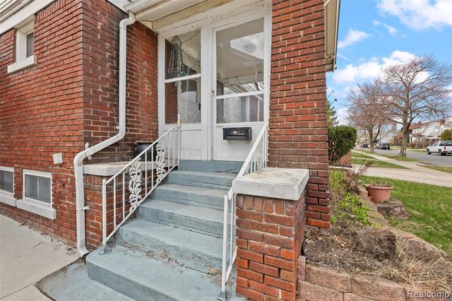 5003 Maple Street, Dearborn, MI 48126