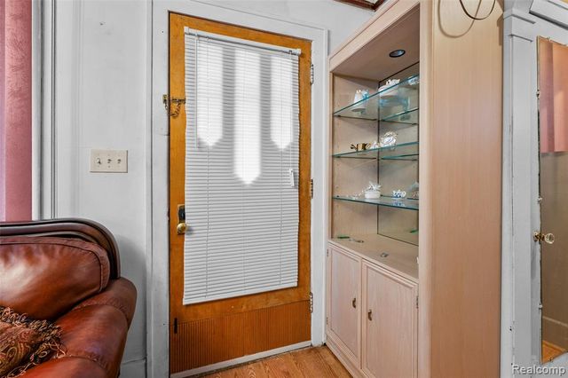 5003 Maple Street, Dearborn, MI 48126