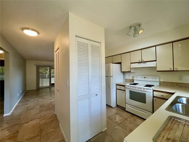 2780 PARK DRIVE D 4, Clearwater, FL 33763