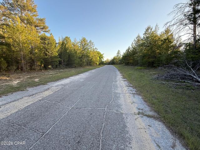 3970 Roseway Avenue, Chipley, FL 32428