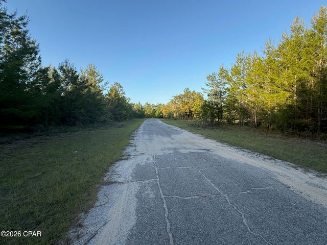 3970 Roseway Avenue, Chipley, FL 32428