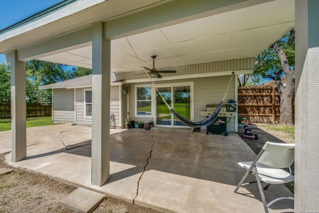 7730 Barren Ridge Dr, San Antonio, TX 78239