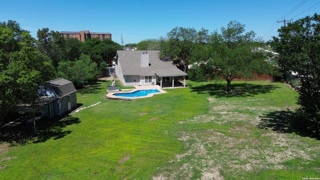 7730 Barren Ridge Dr, San Antonio, TX 78239