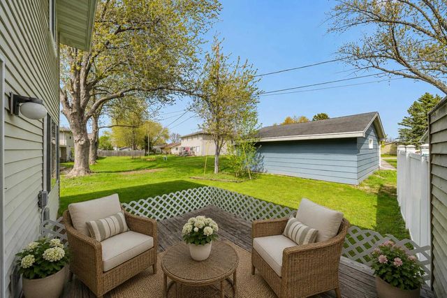 722 N HAWTHORNE DRIVE, Appleton, WI 54915