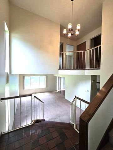 722 N HAWTHORNE DRIVE, Appleton, WI 54915