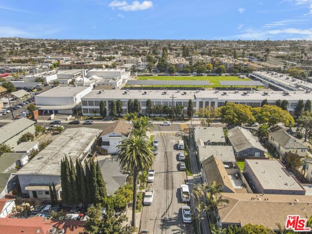 1060 E 6th Street, Long Beach, CA 90802