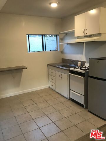 1060 E 6th Street, Long Beach, CA 90802