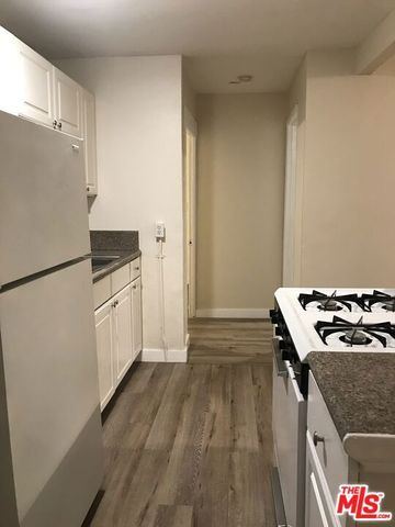 1060 E 6th Street, Long Beach, CA 90802