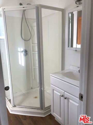 1060 E 6th Street, Long Beach, CA 90802