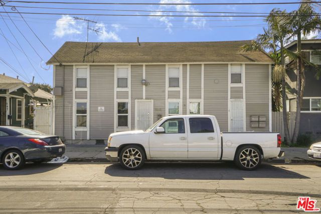 1060 E 6th Street, Long Beach, CA 90802