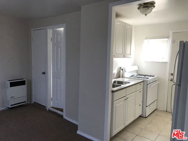 1060 E 6th Street, Long Beach, CA 90802