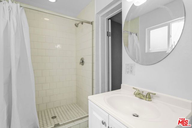 1060 E 6th Street, Long Beach, CA 90802