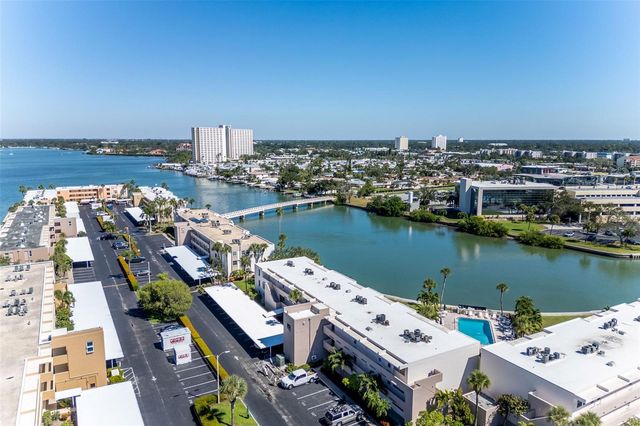 7405 BAY ISLAND DRIVE S 321, South Pasadena, FL 33707