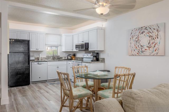 7405 BAY ISLAND DRIVE S 321, South Pasadena, FL 33707