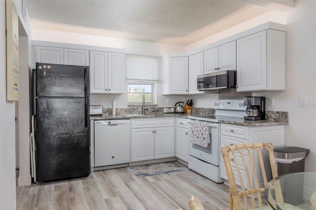 7405 BAY ISLAND DRIVE S 321, South Pasadena, FL 33707