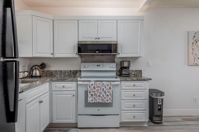 7405 BAY ISLAND DRIVE S 321, South Pasadena, FL 33707