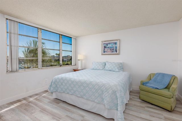 7405 BAY ISLAND DRIVE S 321, South Pasadena, FL 33707