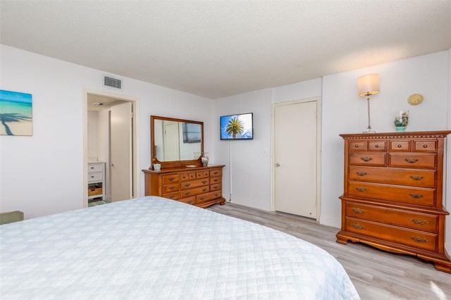 7405 BAY ISLAND DRIVE S 321, South Pasadena, FL 33707