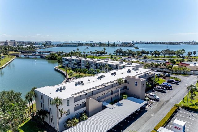 7405 BAY ISLAND DRIVE S 321, South Pasadena, FL 33707