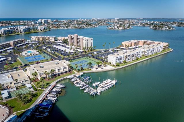 7405 BAY ISLAND DRIVE S 321, South Pasadena, FL 33707