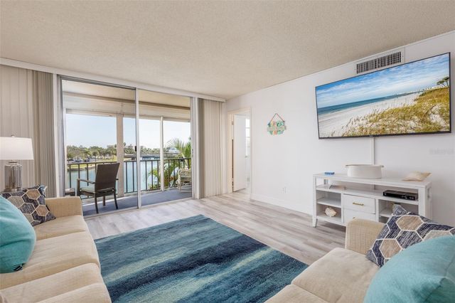 7405 BAY ISLAND DRIVE S 321, South Pasadena, FL 33707