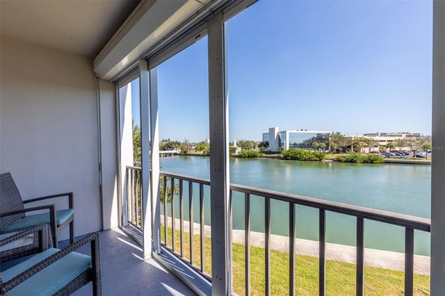 7405 BAY ISLAND DRIVE S 321, South Pasadena, FL 33707