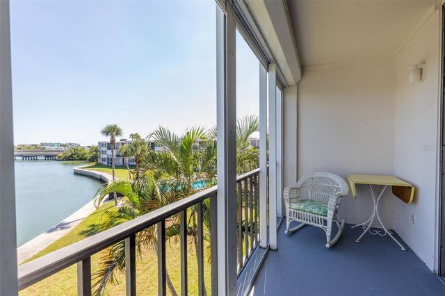 7405 BAY ISLAND DRIVE S 321, South Pasadena, FL 33707