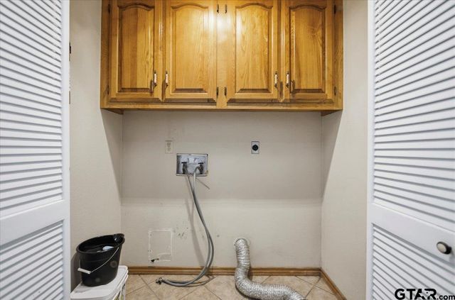 303 Linda Ln, Lindale, TX 75771