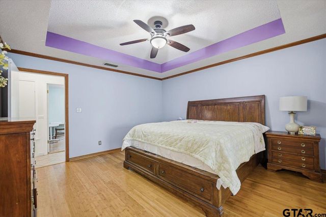 303 Linda Ln, Lindale, TX 75771