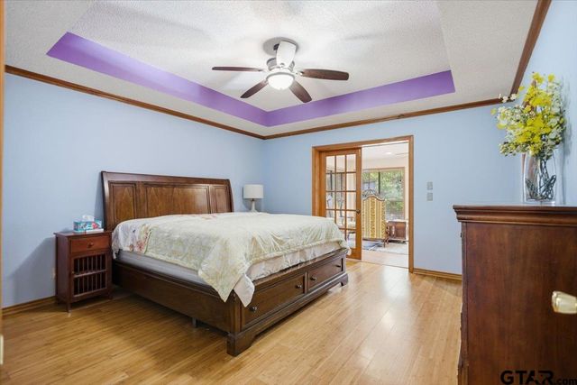 303 Linda Ln, Lindale, TX 75771