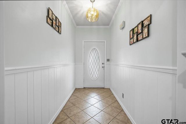 303 Linda Ln, Lindale, TX 75771