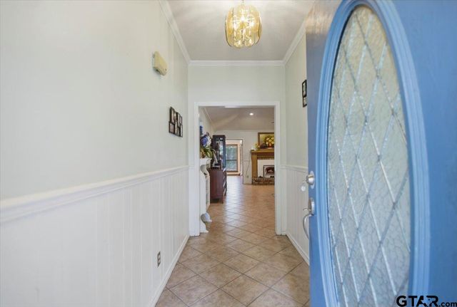 303 Linda Ln, Lindale, TX 75771