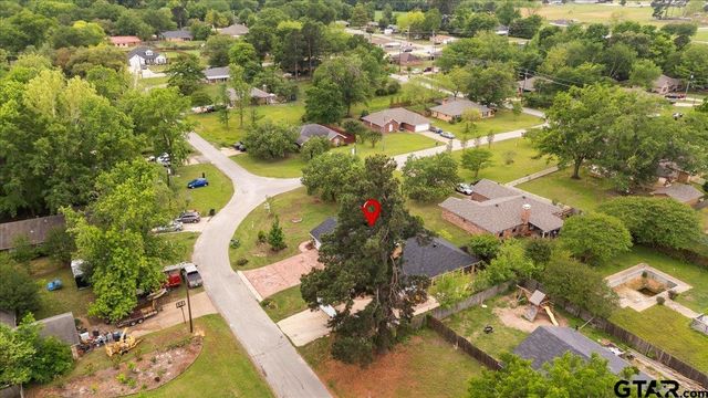 303 Linda Ln, Lindale, TX 75771