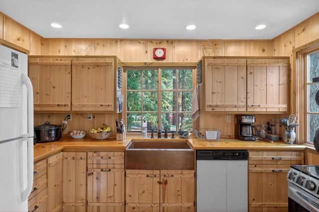 13052 Wood Rose Way, Grass Valley, CA 95945