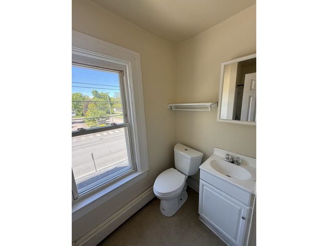1036 North Avenue, Burlington, VT 05401