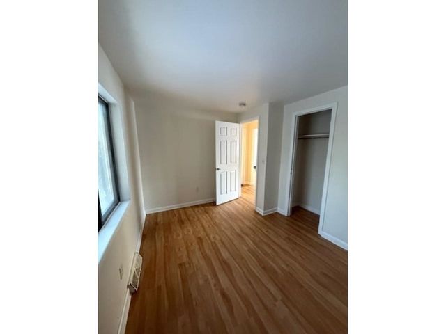 1036 North Avenue, Burlington, VT 05401