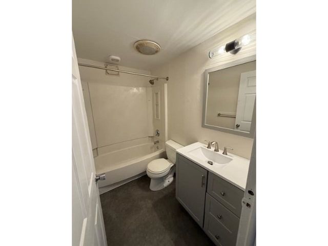 1036 North Avenue, Burlington, VT 05401