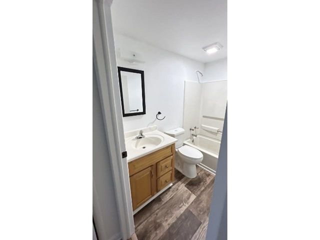 1036 North Avenue, Burlington, VT 05401
