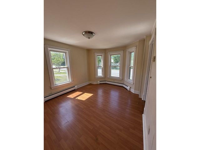 1036 North Avenue, Burlington, VT 05401