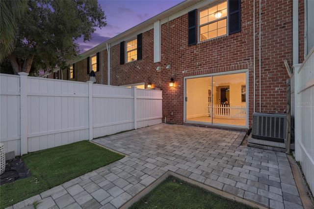 13747 JUNIPER BLOSSOM DRIVE, Tampa, FL 33618