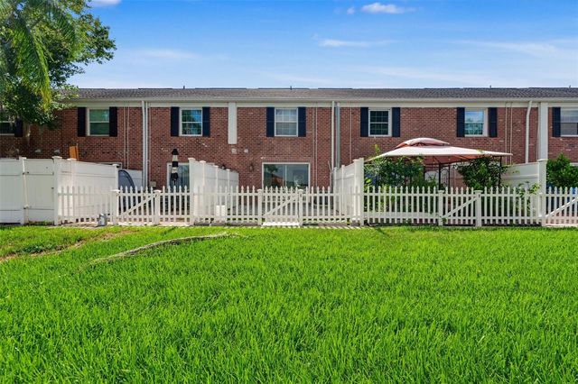 13747 JUNIPER BLOSSOM DRIVE, Tampa, FL 33618