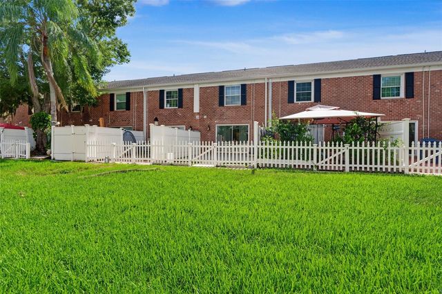 13747 JUNIPER BLOSSOM DRIVE, Tampa, FL 33618