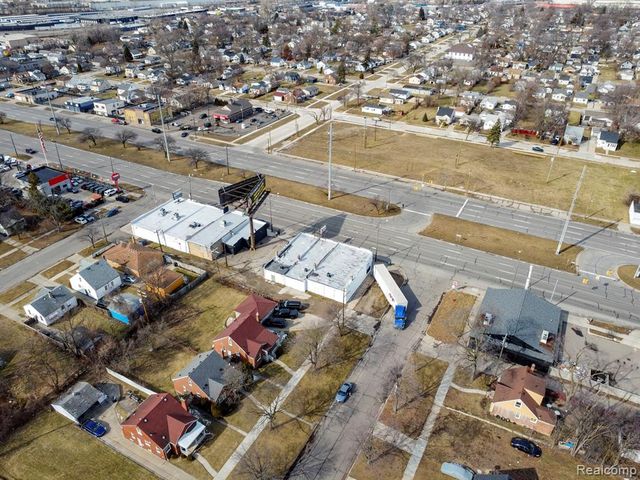 12732 E 8 Mile Road, Detroit, MI 48205