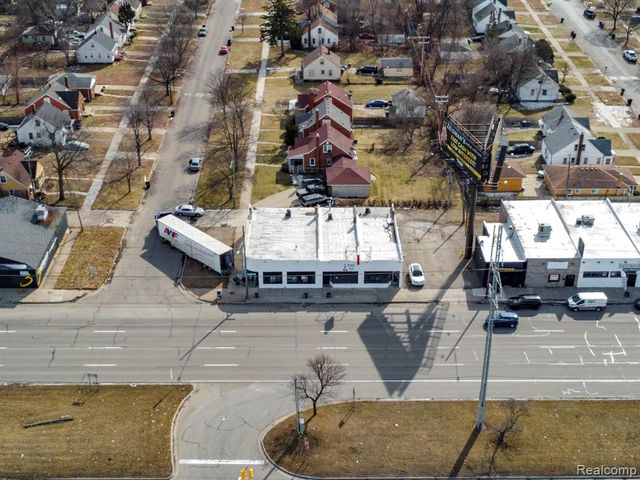 12732 E 8 Mile Road, Detroit, MI 48205