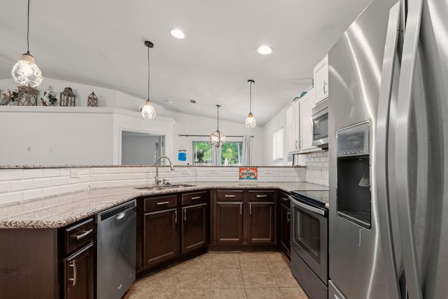 8434 Island Drive, Navarre, FL 32566