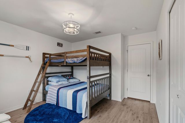 8434 Island Drive, Navarre, FL 32566