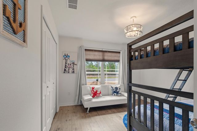 8434 Island Drive, Navarre, FL 32566